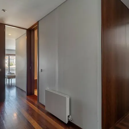 Luxury In City Center Apartment